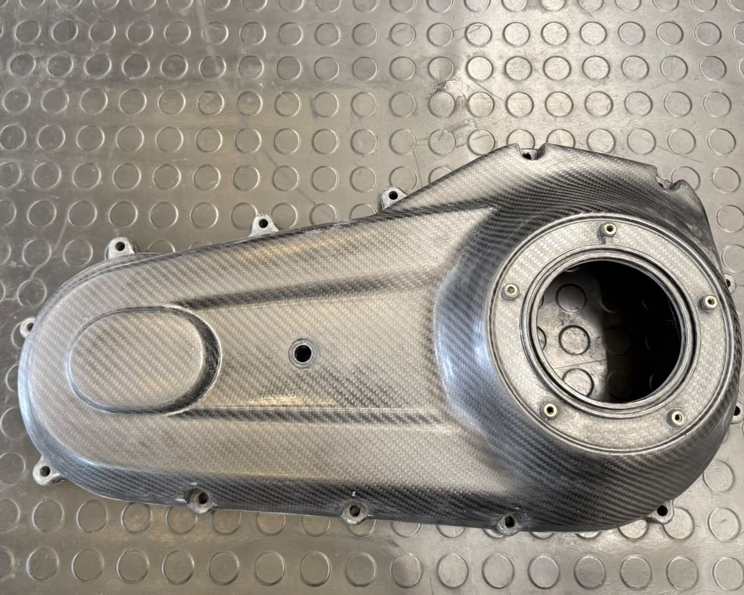 Art.Milwaukee 8.4 - Premium Quality Carbon Fiber M8 Softail Outer Primary Cover - Image 7
