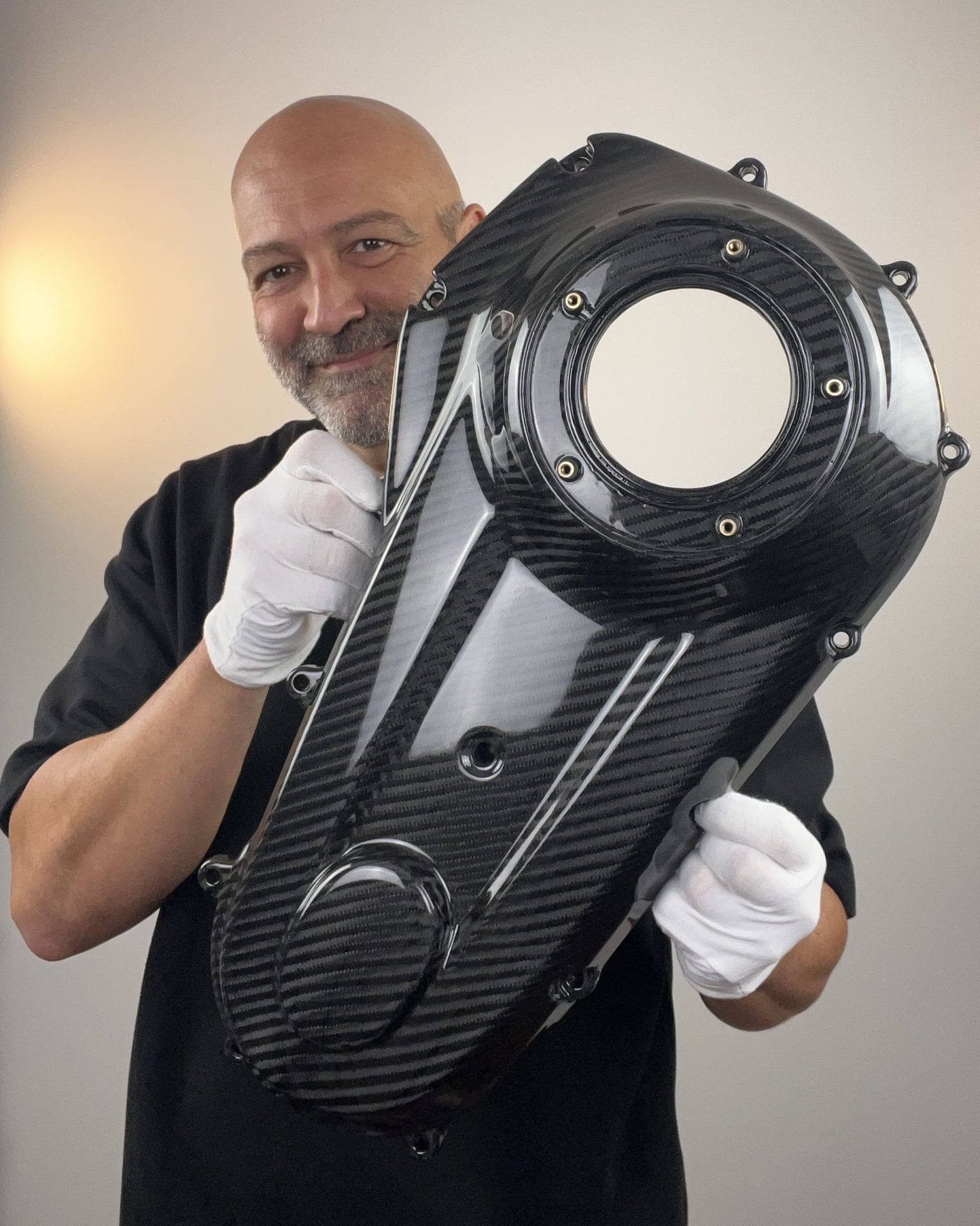 Art.Milwaukee 8.4 - Premium Quality Carbon Fiber M8 Softail Outer Primary Cover - Image 5