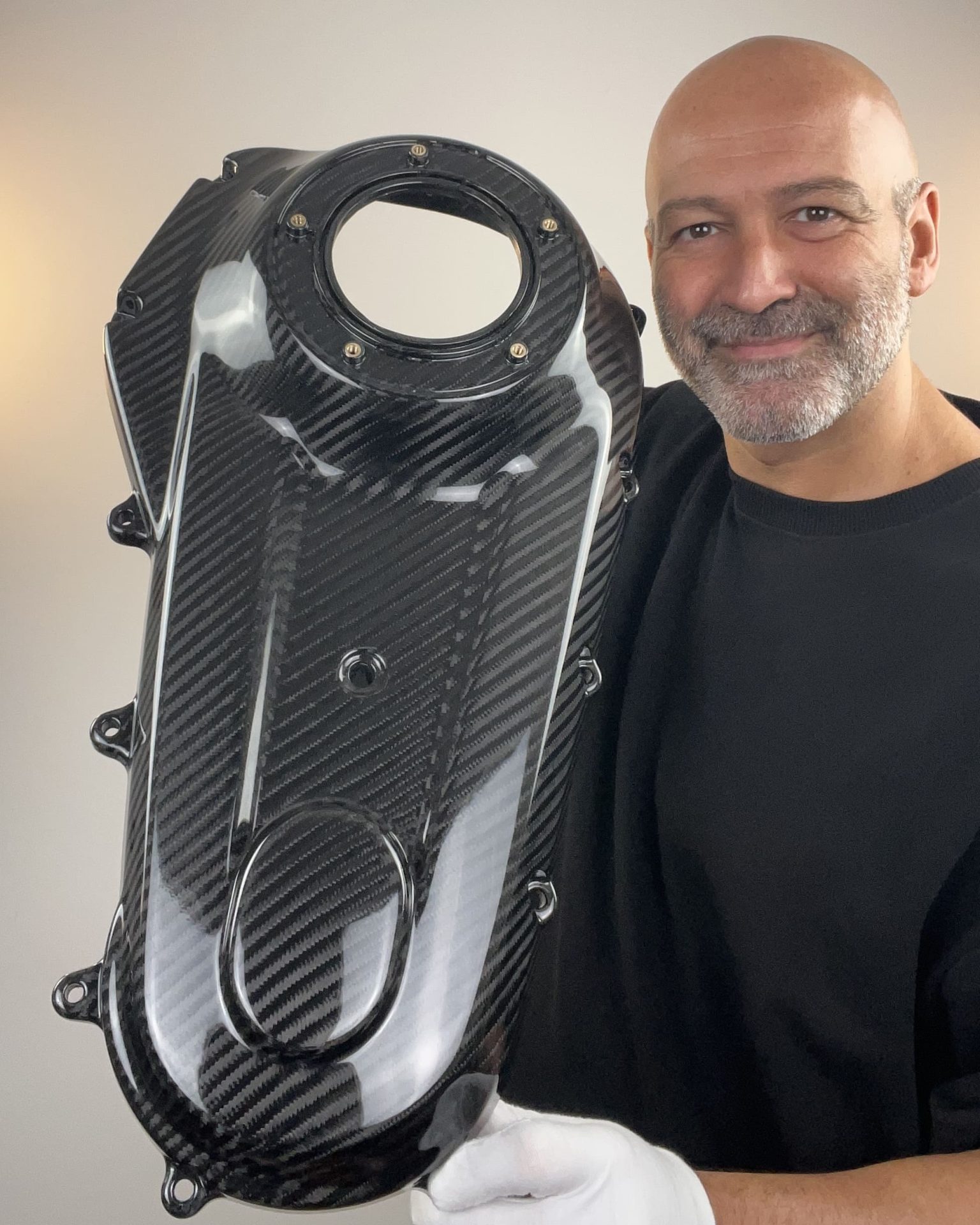 Art.Milwaukee 8.4 - Premium Quality Carbon Fiber M8 Softail Outer Primary Cover - Image 8