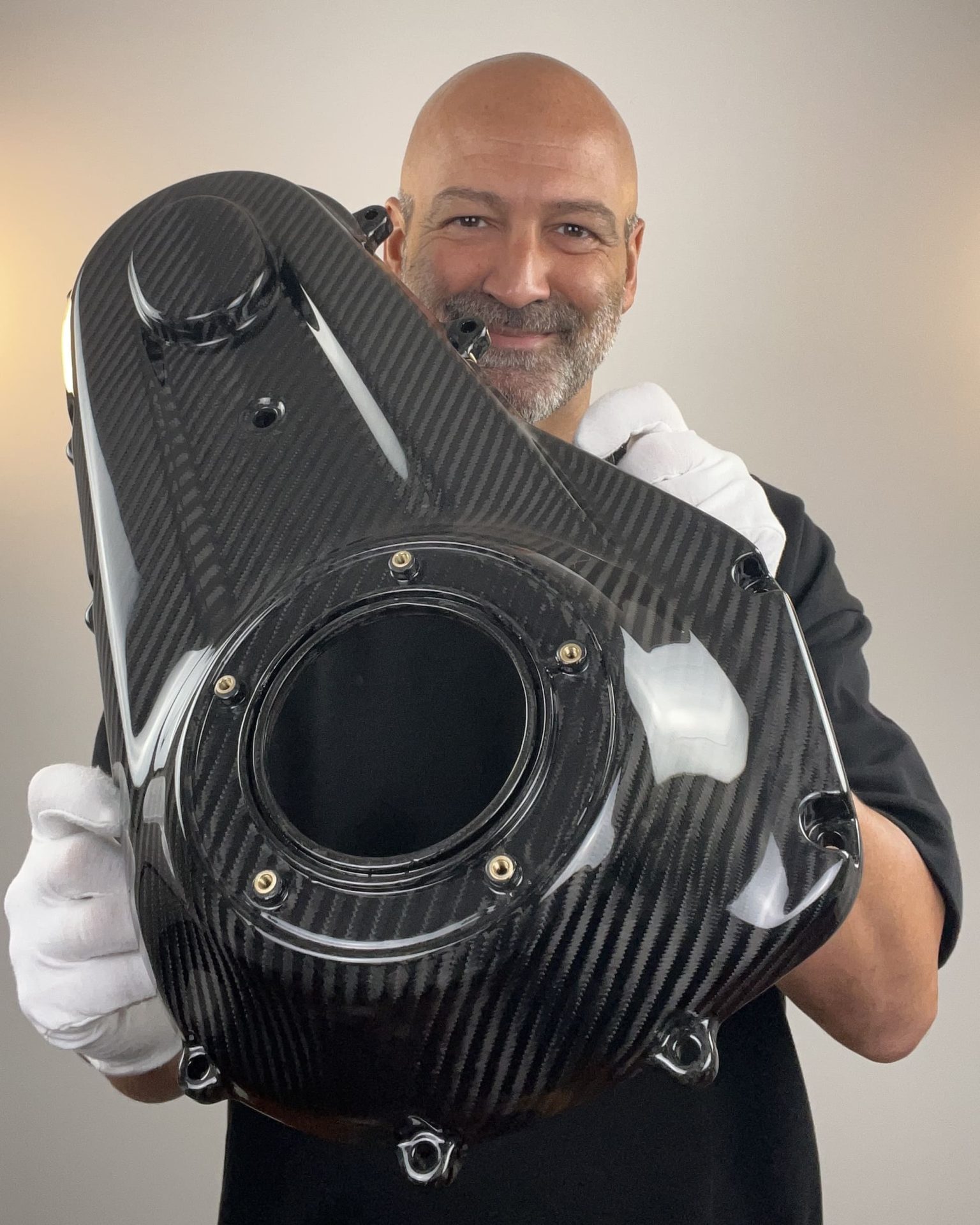 Art.Milwaukee 8.4 - Premium Quality Carbon Fiber M8 Softail Outer Primary Cover - Image 12
